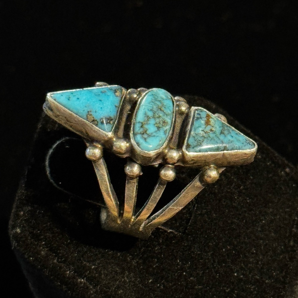 Raymond Hill Vintage Native American Turquoise Heavy Sterling Silver Ring Sz 6.5 - Picture 2 of 9